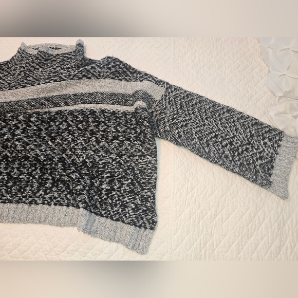 John + Jenn Oversized Mockneck Sweater Women's Size XL - Picture 8 of 11